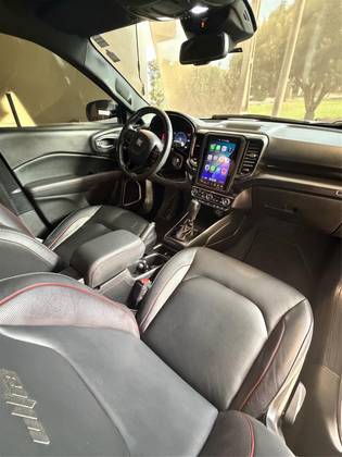 FIAT TORO 2.0 16V TURBO DIESEL ULTRA 4WD AT9 FIAT TORO 2.0 16V TURBO DIESEL ULTRA 4WD AT9